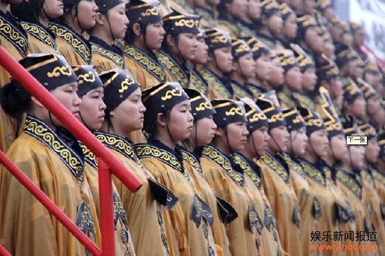 ������ѧ��ͣ������μӹٷ����ȸɻ������(ͼ)